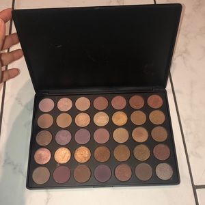 Morphe 35T- 35 Taupe color eyeshadow palette